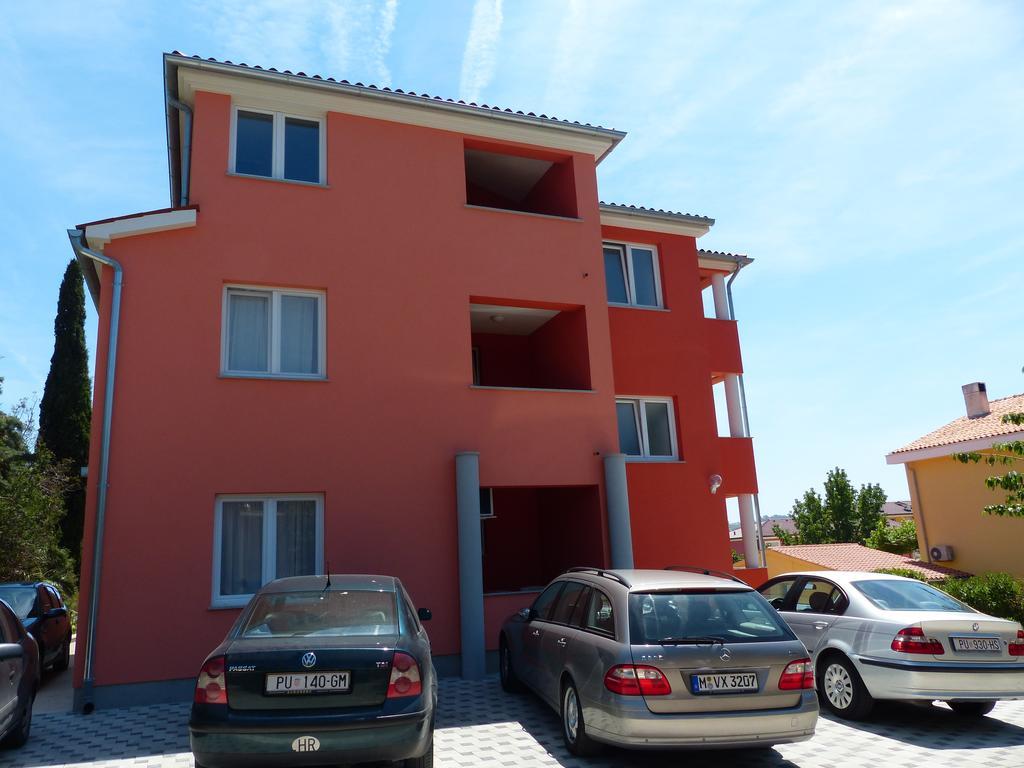 Apartment Luzia Banjole Esterno foto