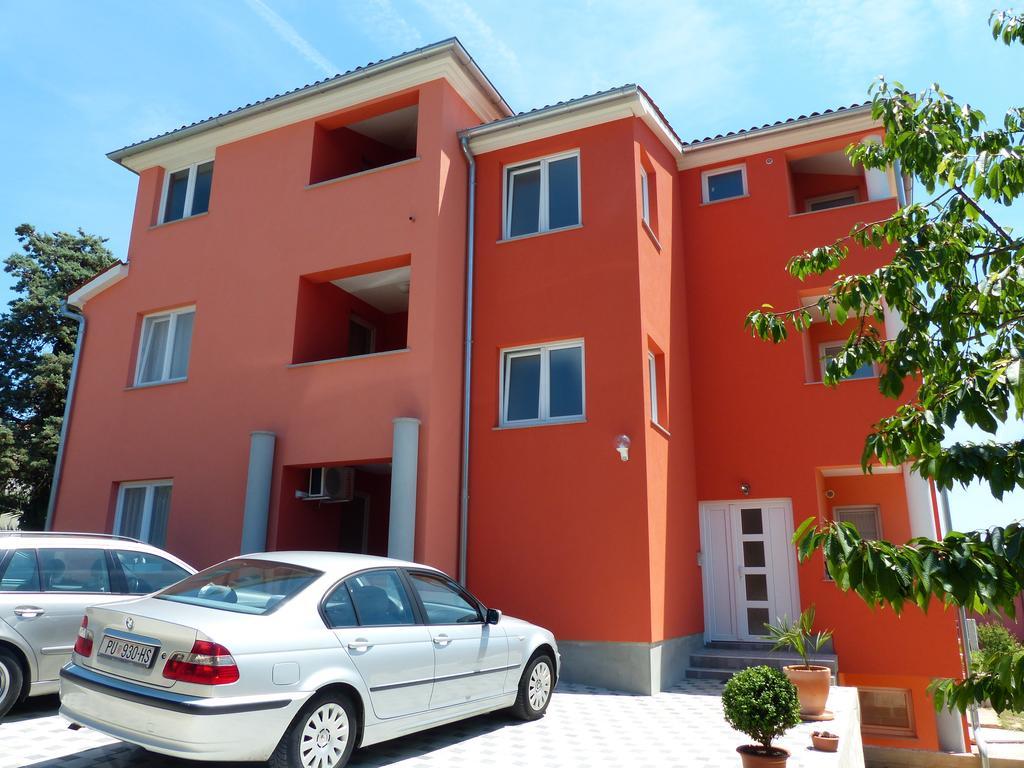 Apartment Luzia Banjole Esterno foto