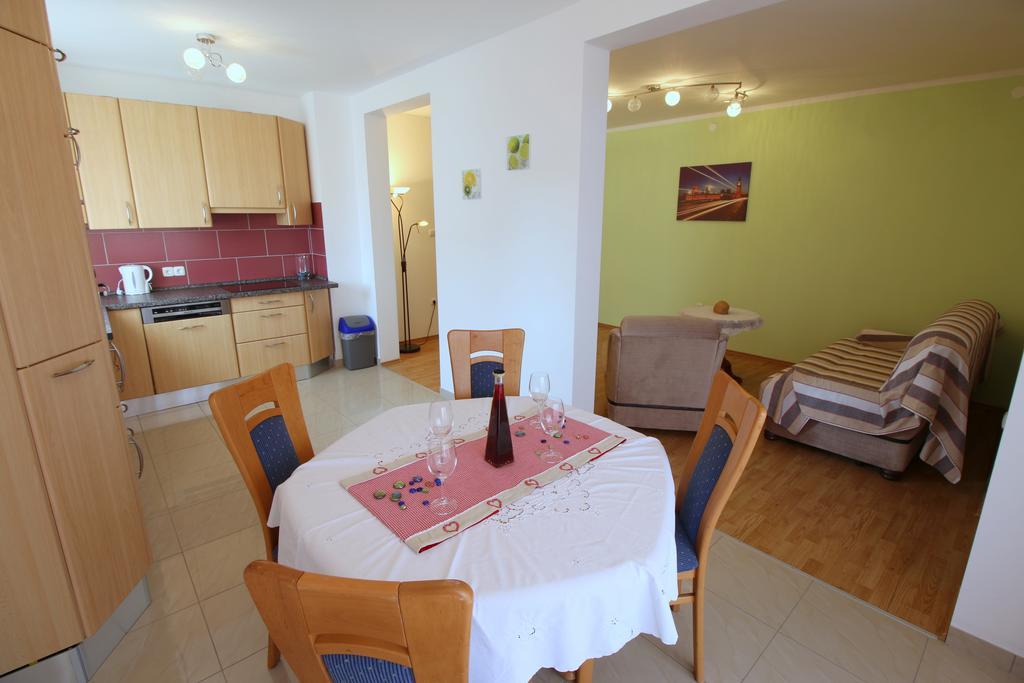 Apartment Luzia Banjole Esterno foto